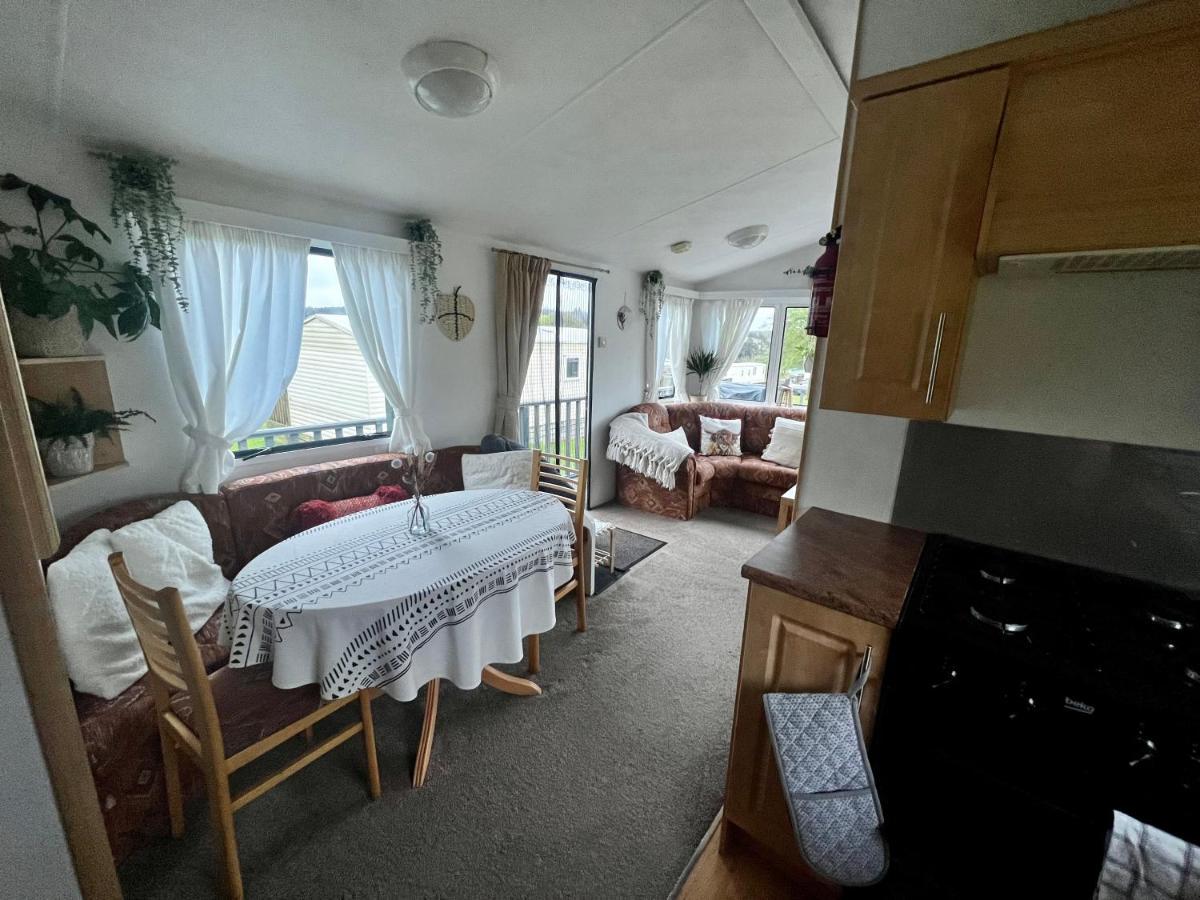 Jungle House No.26 At Three Lochs Holiday Park นิวตันสจวร์ต ภายนอก รูปภาพ